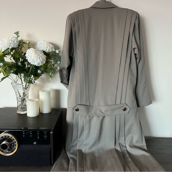 Vintage SHIFF light khaki green long pleated back 100% virgin wool trench coat - Picture 4 of 12